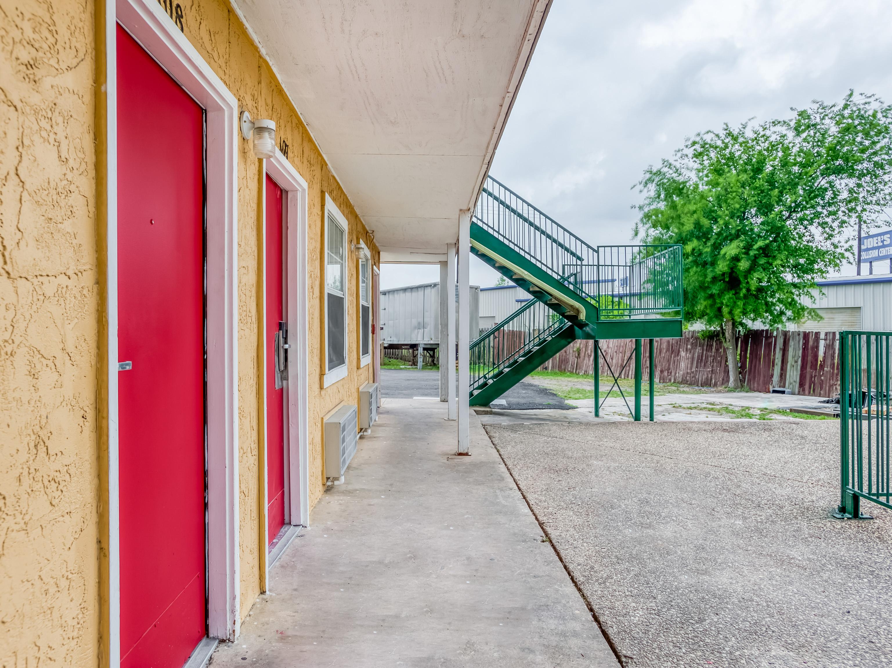 Oyo Hotel San Antonio Lackland Near Seaworld Exterior foto