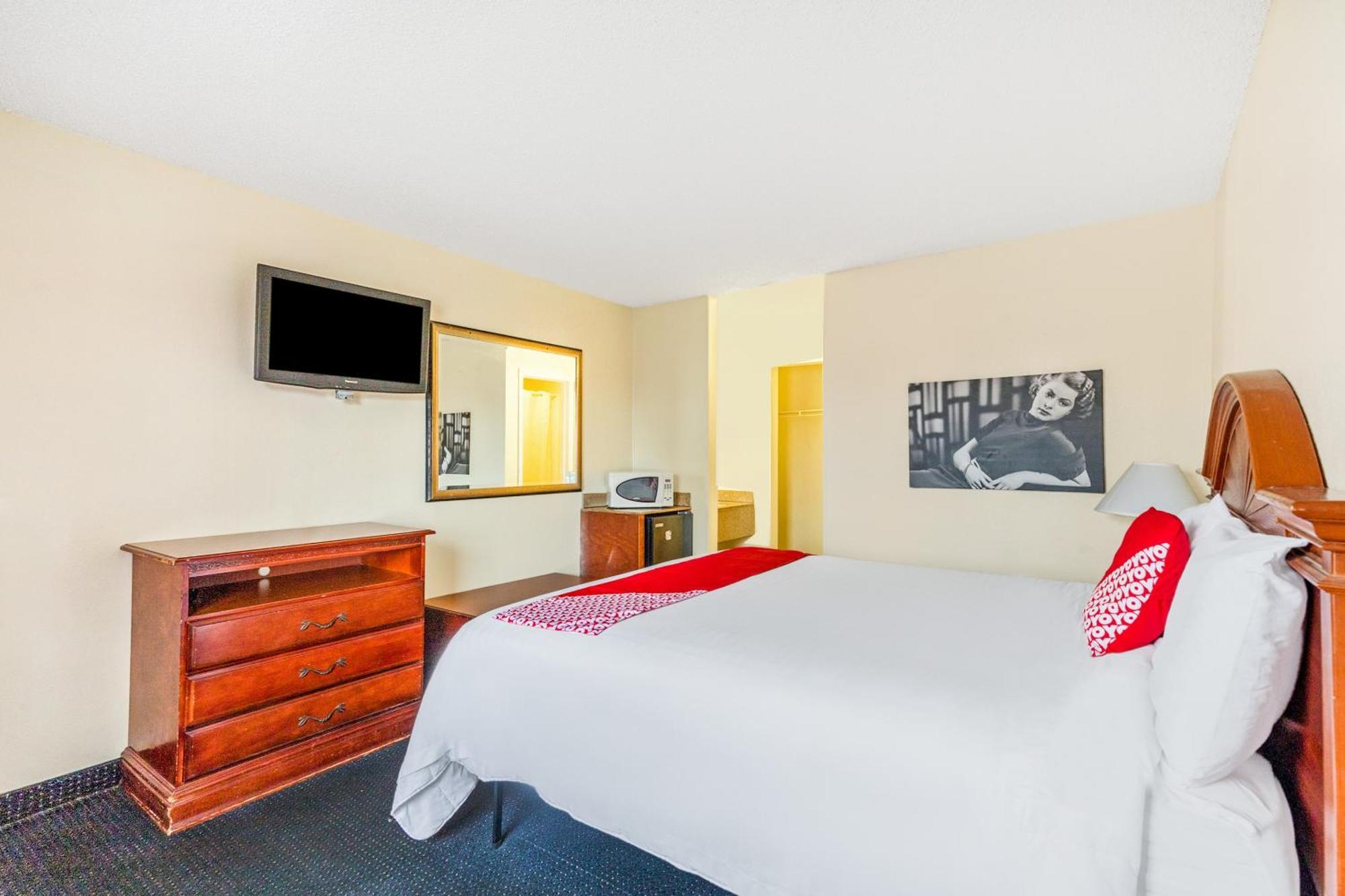Oyo Hotel San Antonio Lackland Near Seaworld Exterior foto