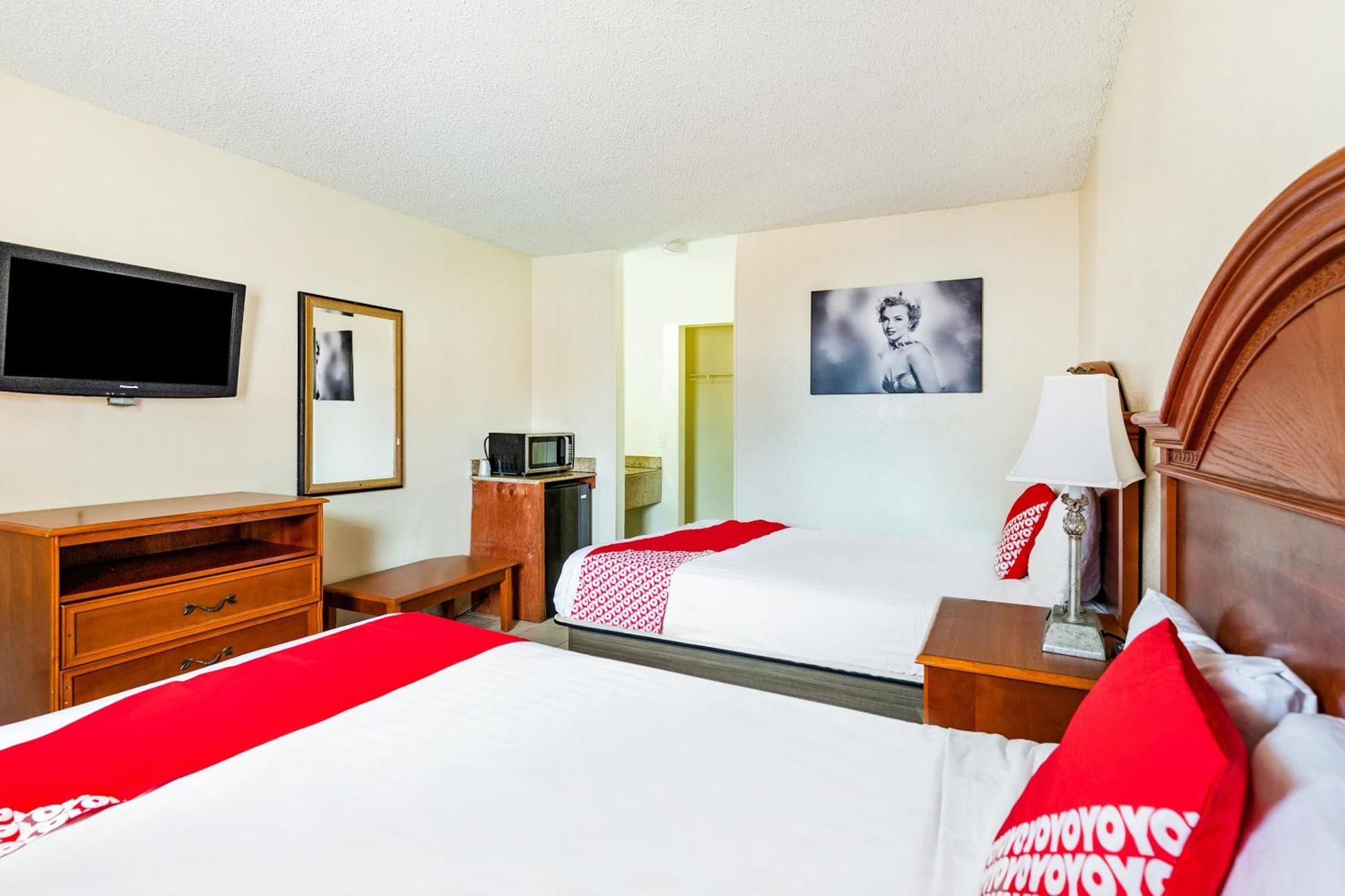 Oyo Hotel San Antonio Lackland Near Seaworld Exterior foto