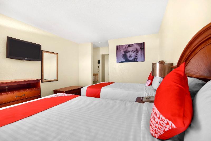 Oyo Hotel San Antonio Lackland Near Seaworld Exterior foto